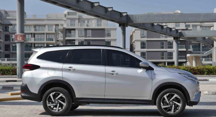 Seven-Seater Car Rental in Dubai
